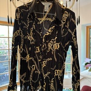 Very comfy top , elegant , good condition ! Size Large